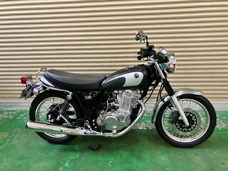 Yamaha SR400 2021