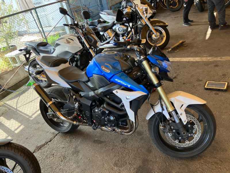 Suzuki GSR750 2013