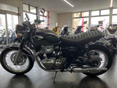Kawasaki W800 2025