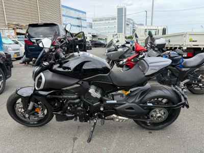 Ducati Diavel V4 2025