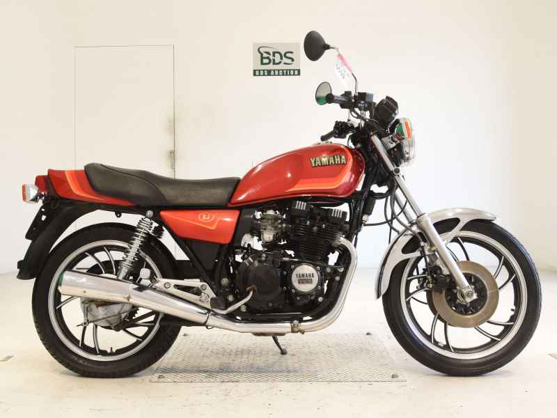 Yamaha XJ550