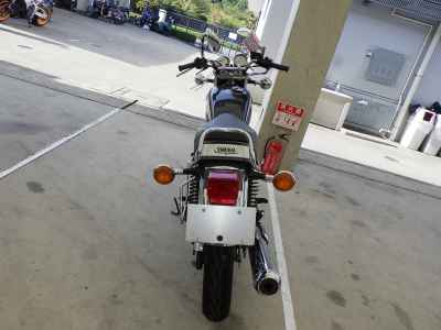 Yamaha SR400 2021