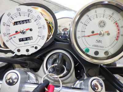 Yamaha SR400 2021
