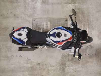 BMW M1000R 2024