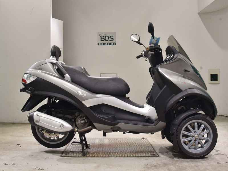 Piaggio MP3 250
