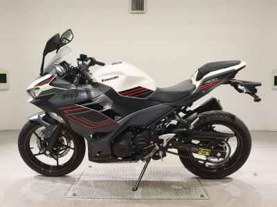 Kawasaki Ninja 400 2024