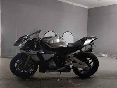 Yamaha YZF-R1M 2015