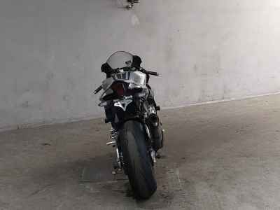 Yamaha YZF-R1M 2015