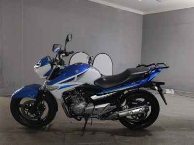 Suzuki GSR250