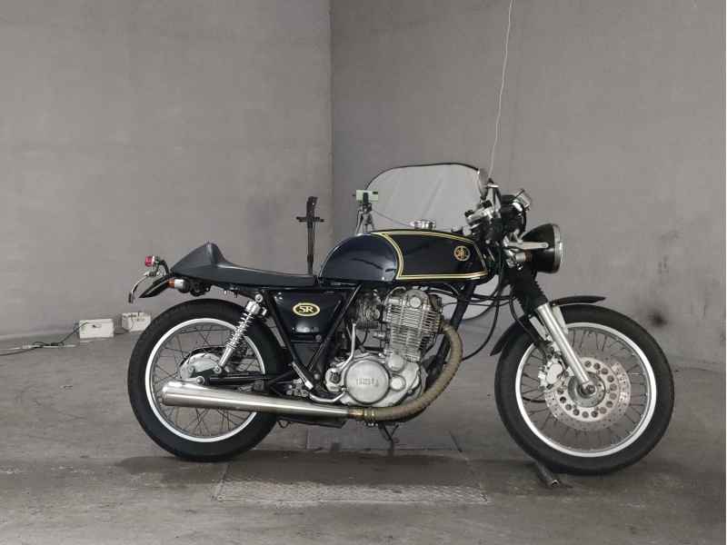 Yamaha SR400