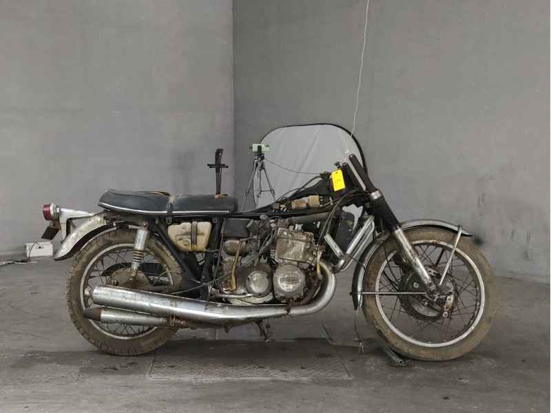 Suzuki GT750