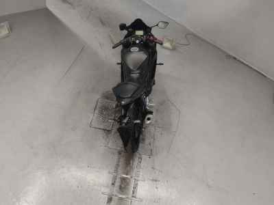 Yamaha YZF-R25 2023