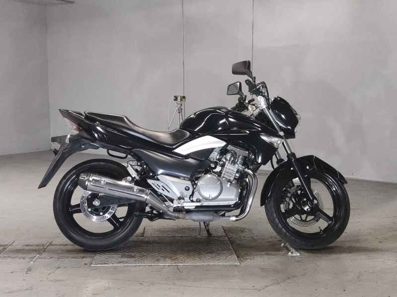 Suzuki GSR250