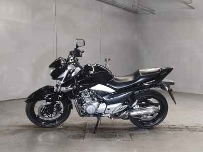 Suzuki GSR250