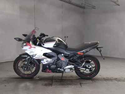 Kawasaki Ninja 400R 2014