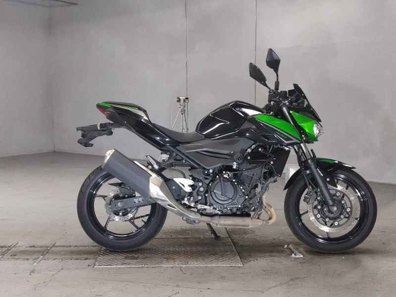 Kawasaki Z400 2022