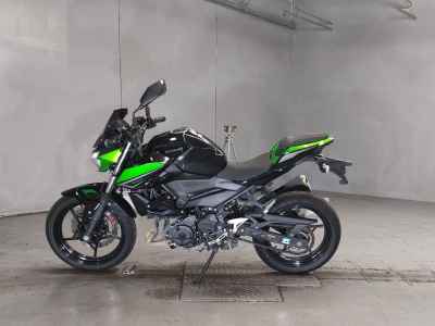 Kawasaki Z400 2022