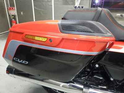 Harley-Davidson FLHXSE1980 CVO 2024