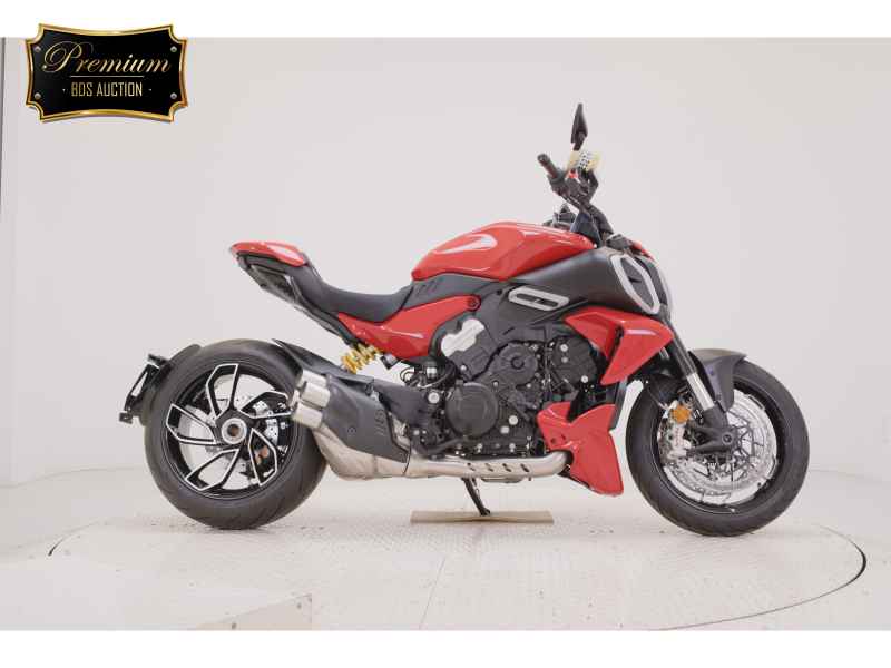 Ducati Diavel V4 2025