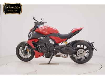 Ducati Diavel V4 2025