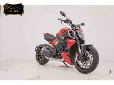 Ducati Diavel V4 2025