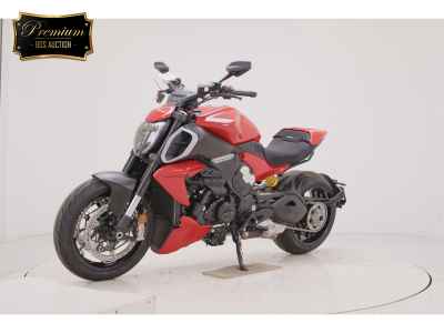 Ducati Diavel V4 2025