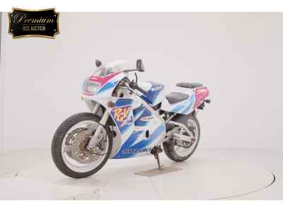 Suzuki RGV250