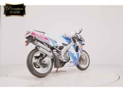Suzuki RGV250