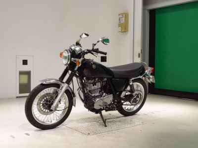Yamaha SR400 2021