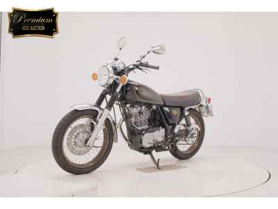 Yamaha SR400 2021