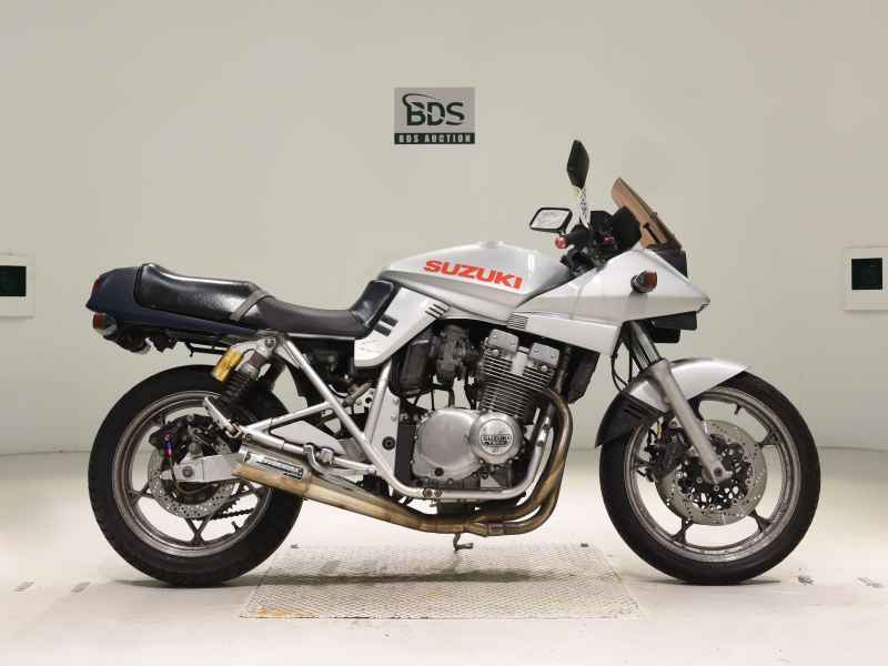 Suzuki GSX400S Katana