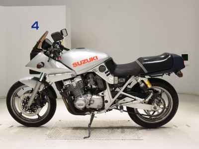 Suzuki GSX400S Katana