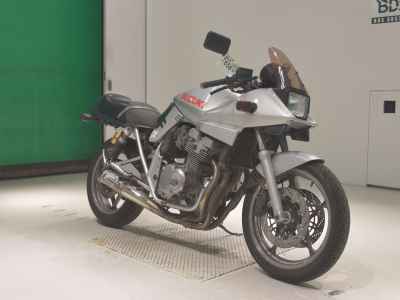 Suzuki GSX400S Katana