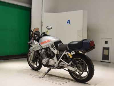 Suzuki GSX400S Katana