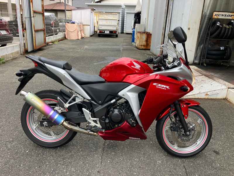 Honda CBR250R 2011