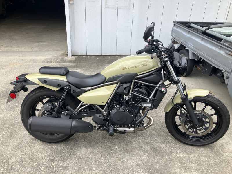 Kawasaki W400 2024