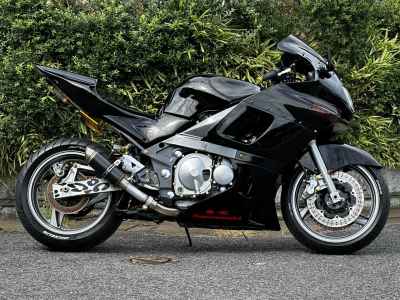 Kawasaki ZZR400 2005
