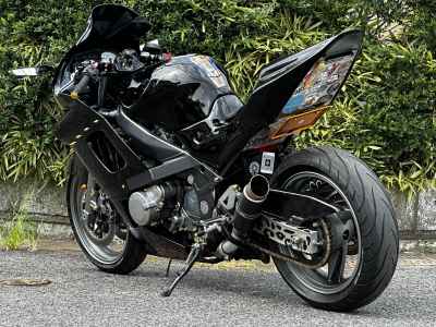 Kawasaki ZZR400 2005