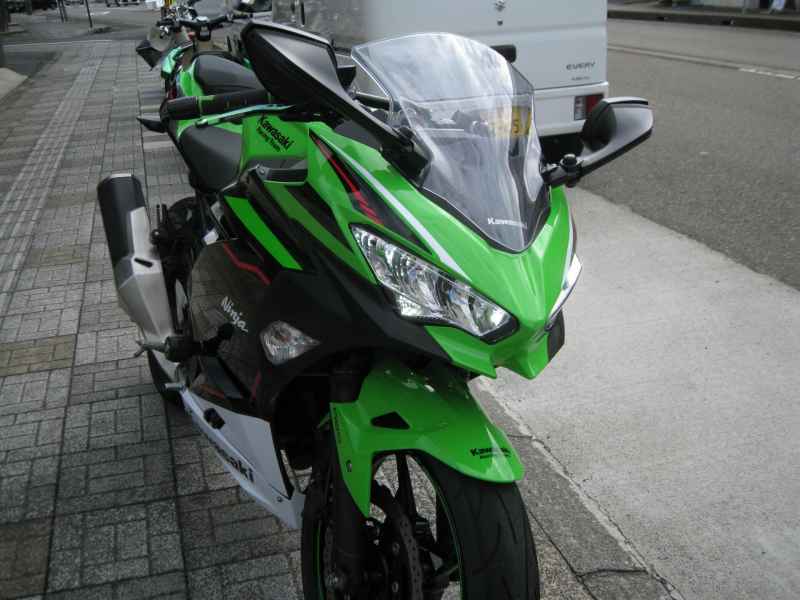 Kawasaki Ninja 400 KRT Edition 2022