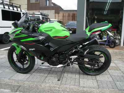 Kawasaki Ninja 400 KRT Edition 2022