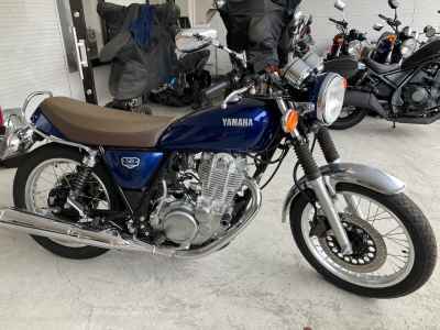 Yamaha SR400 2022