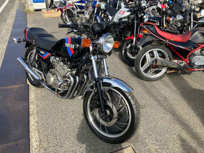 Yamaha XJ550