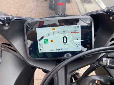 Honda CBR650R E-Clutch 2024