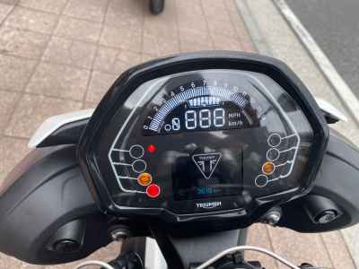 Triumph Street Triple R 2024