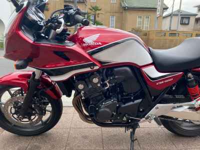 Honda CB400 Super Boldor 2022