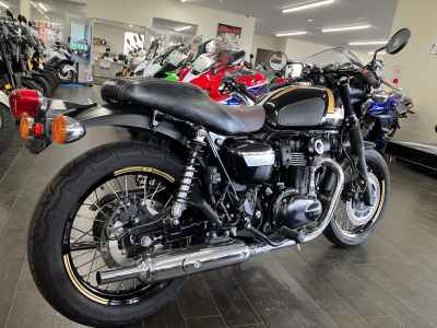 Kawasaki W800 2022