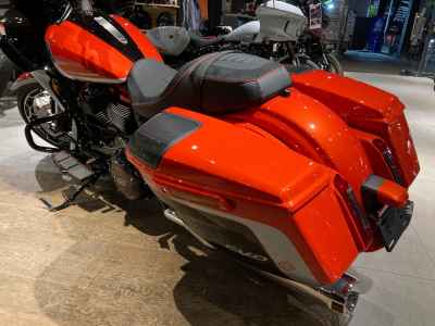 Harley-Davidson Road Glide FLTRXSE1923 CVO 2025