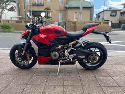 Ducati Streetfighter V2 2022