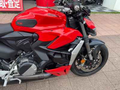 Ducati Streetfighter V2 2022
