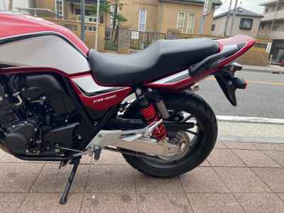 Honda CB400 Super Boldor 2022